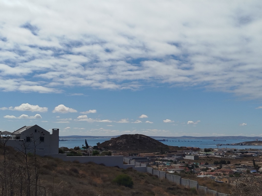 4 Bedroom Property for Sale in Hoogland Western Cape